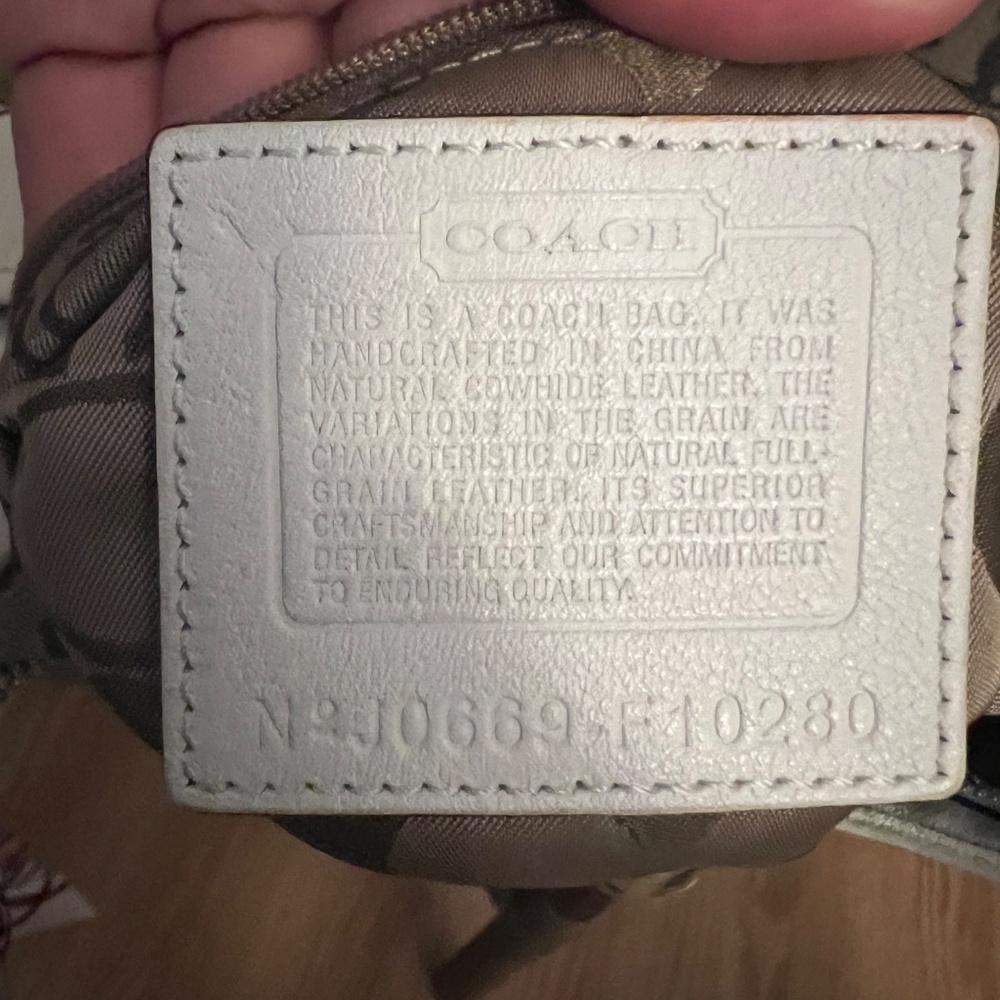 Coach Hampton White leather hobo with tassel - Picture 9 of 10